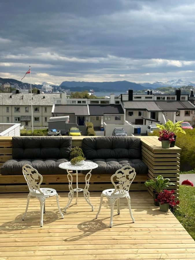 Basement Apartment With Parking Олесунн Экстерьер фото
